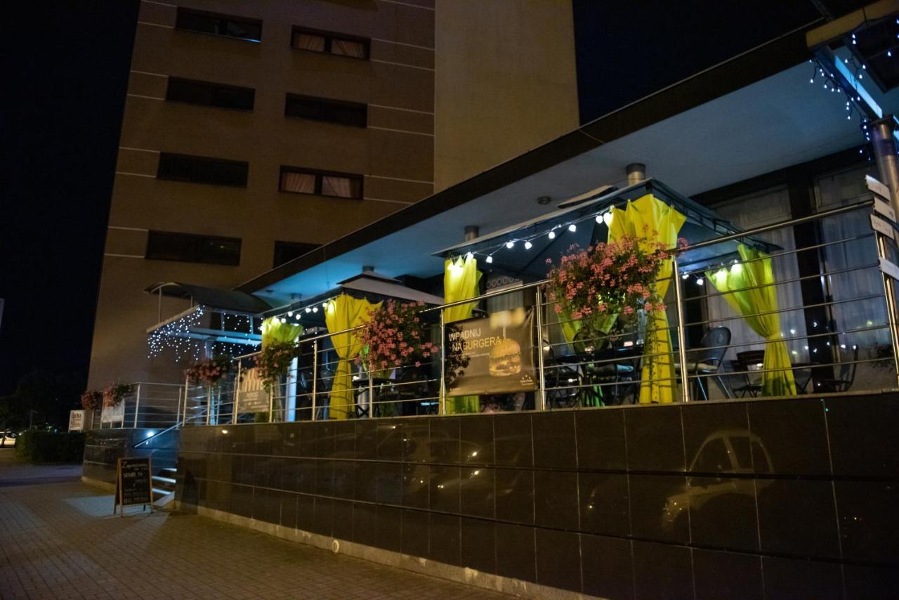 Perla Hotel Olesnica  Luaran gambar