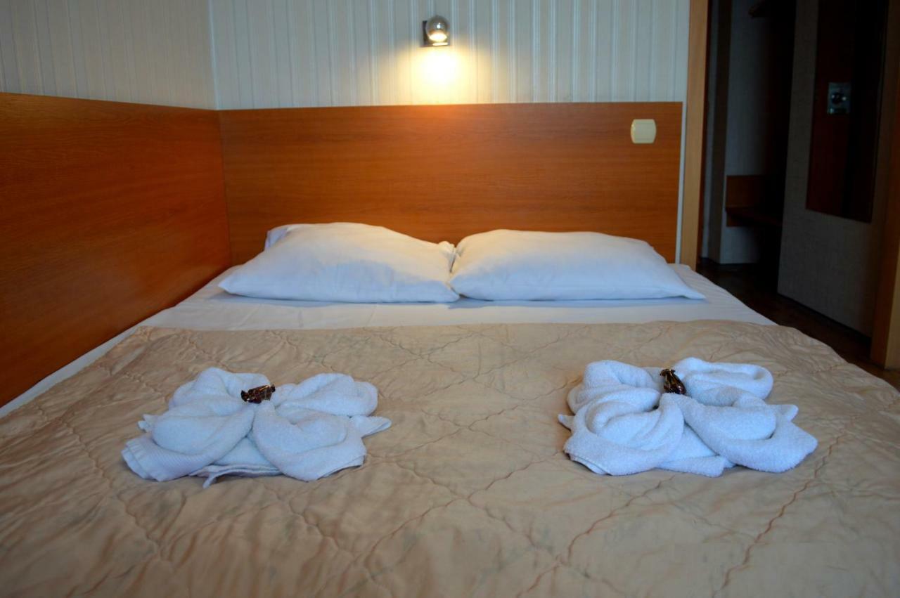 Perla Hotel Olesnica  Luaran gambar