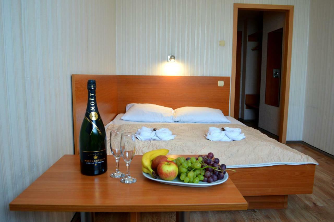 Perla Hotel Olesnica  Luaran gambar