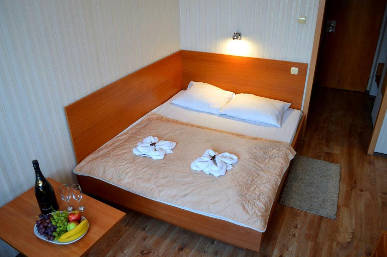 Perla Hotel Olesnica  Luaran gambar