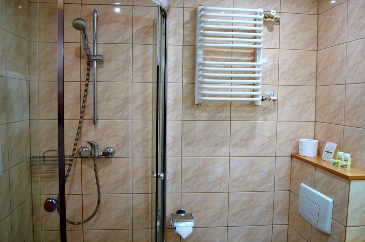 Perla Hotel Olesnica  Luaran gambar