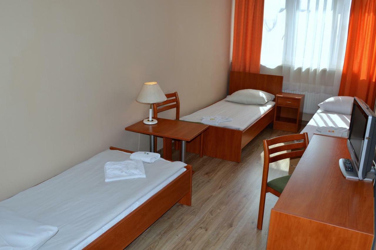Perla Hotel Olesnica  Luaran gambar