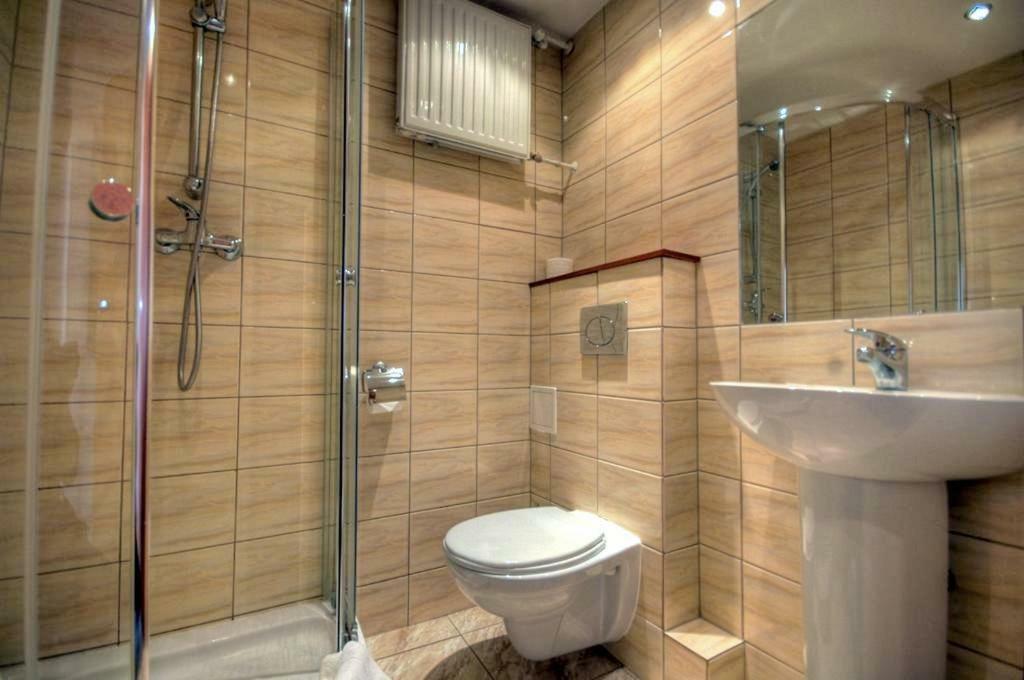 Perla Hotel Olesnica  Luaran gambar